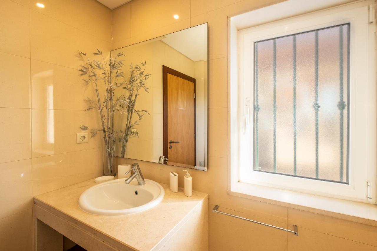 Villa Cordeiro - Heated Pool - Free Wi-Fi - Air Con Guia  Luaran gambar